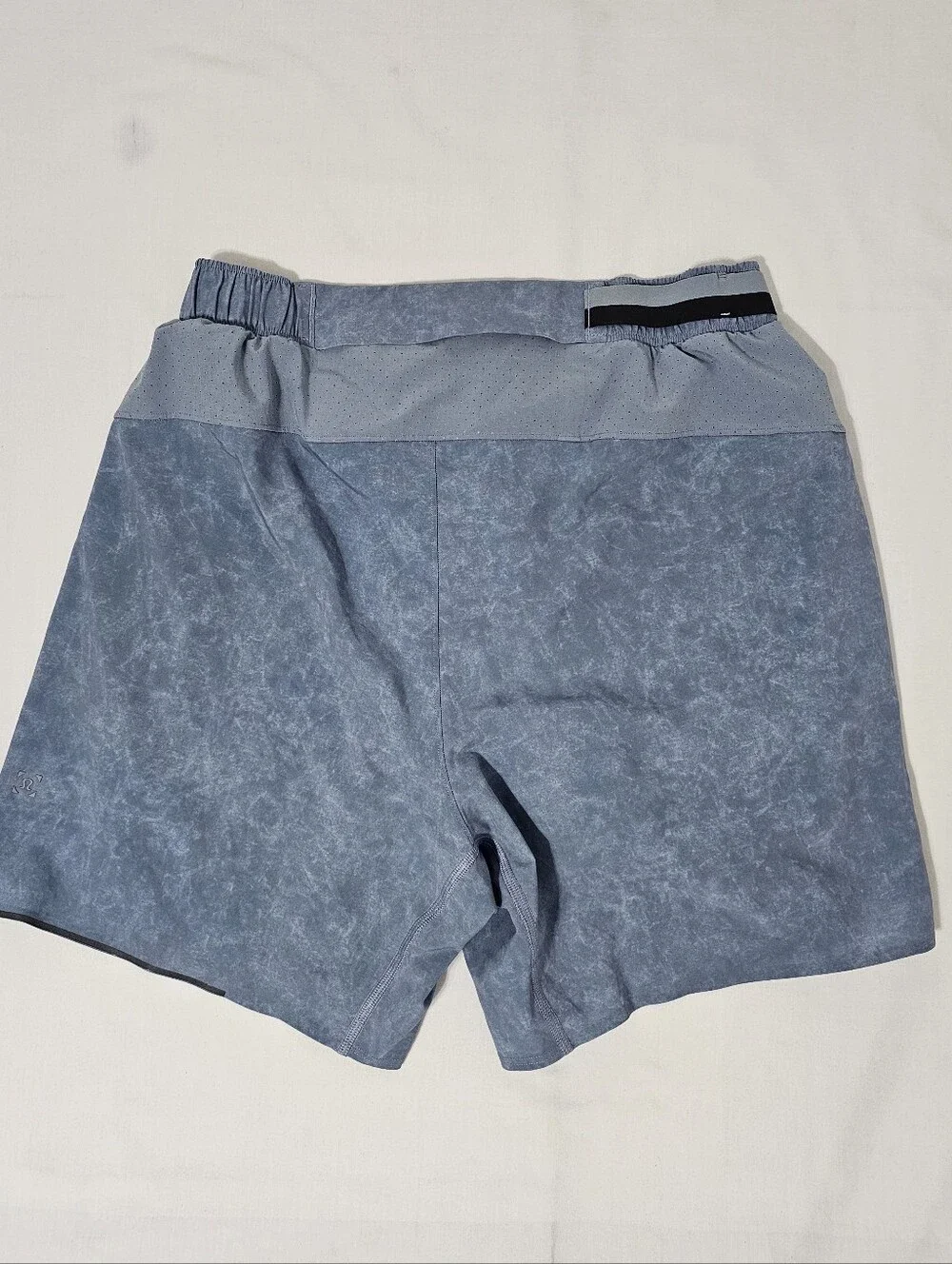 Lululemon Men’s Blue 2-in-1 Lined Running Shorts Acid Wash 6” Inseam M